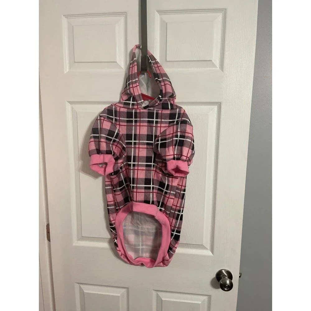 EXPAWLORER Plaid Dog Hoodie with Leash Hole Size XL New With Tag